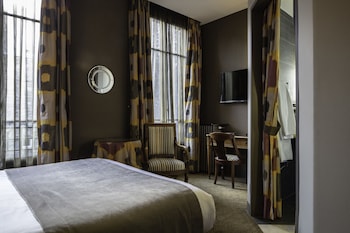 Triple Room - Complimentary soft minibar,courtesy tray, Chromecast and digital press