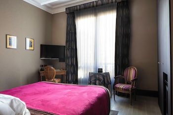 Superior Room - Complimentary soft minibar,courtesy tray, Chromecast and digital press