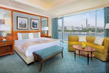 Club Room, 1 King Bed (Club Lounge Access)