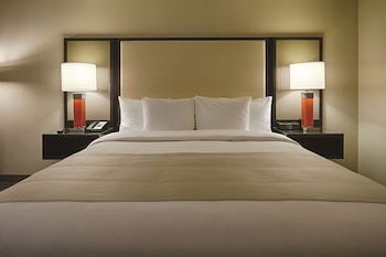 Suite, 1 King Bed, Non Smoking