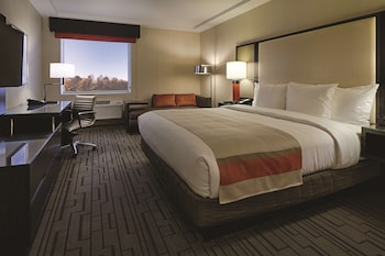 Suite, 1 King Bed, Non Smoking