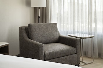 Room, 1 King Bed, Corner