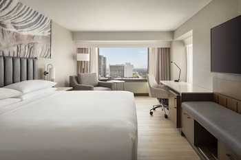 Room, 1 King Bed, Corner