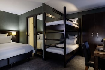Family Room, Multiple Beds, Non Smoking (Larger Room)