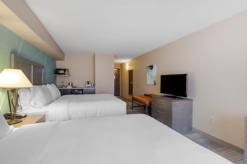 Standard Room, 2 Queen Beds, Non Smoking, Kitchenette