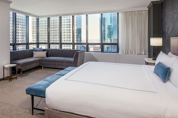 Premium Room, 1 King Bed, Corner