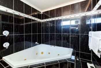 King Spa Room
