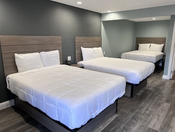 Premium Room, 3 Queen Beds