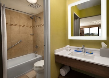 Standard Room, 1 King Bed