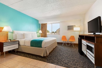 Suite, 1 King Bed, Non Smoking