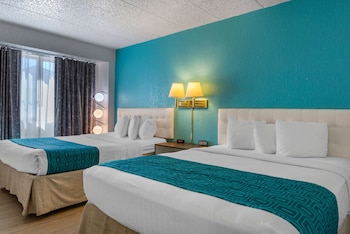 Room, 2 Queen Beds, Accessible, Non Smoking