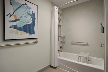 Room, 1 King Bed with Sofa bed, Balcony (Mobility/Hearing Accessible, Tub)