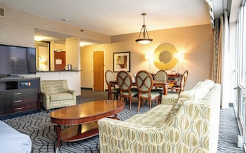 Suite, 1 King Bed (Congressional)