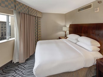 Room, 1 King Bed, Non Smoking, Corner