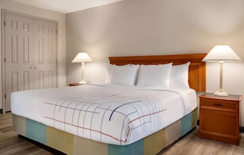 Suite, 1 King Bed, Non Smoking