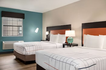 Deluxe Room, 2 Double Beds, Non Smoking