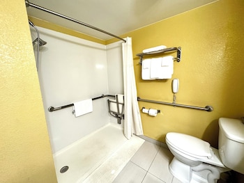 Superior Double Room, 2 Twin Beds, City View
