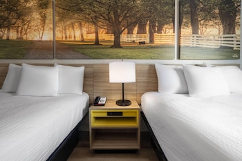Deluxe Room, 2 Queen Beds, Non Smoking