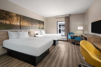 Deluxe Room, 2 Queen Beds, Accessible, Non Smoking (Mobility, Roll-In Shower)