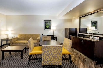 Suite, 1 King Bed, Non Smoking