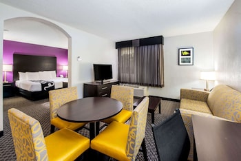 Suite, 1 King Bed, Non Smoking
