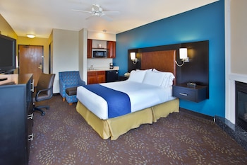 Standard Room, 1 King Bed, Accessible (Roll-In Shower)