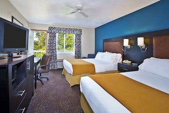 Standard Room, 2 Queen Beds, Balcony