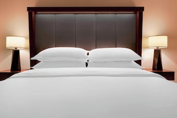 Club Room, 1 King Bed