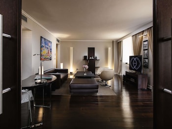 Suite, 1 King Bed (Opera)