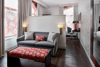 Suite, 1 King Bed with Sofa bed