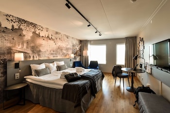 Superior Room, 1 King Bed