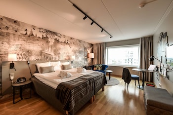 Superior Room, 1 King Bed