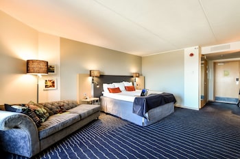Family Room (Four)