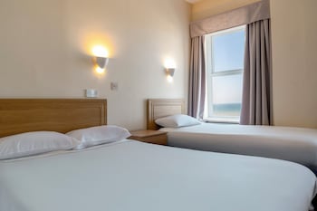 Family Room, Sea View (4)