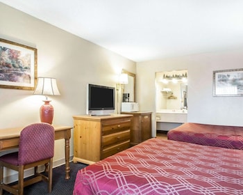Standard Room, 1 King Bed, Smoking