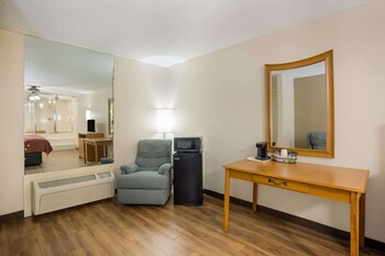 Room, 1 King Bed, Non Smoking