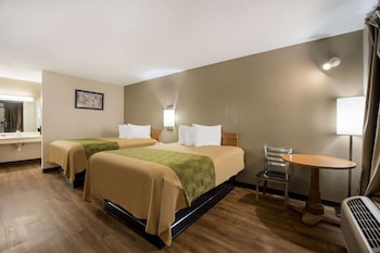 Room, 2 Queen Beds, Smoking