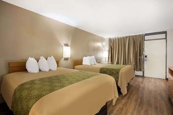 Room, 2 Queen Beds, Smoking