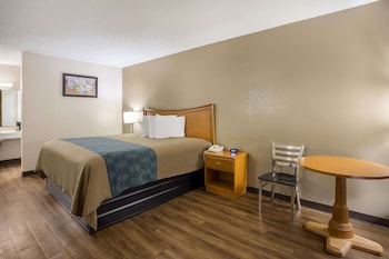 Standard Room, 1 King Bed, Smoking