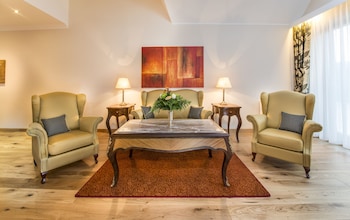 Deluxe Apartment, Annex Building (distance of 150 m)