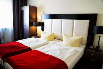 Basic Triple Room (Double Room with Extra Bed)