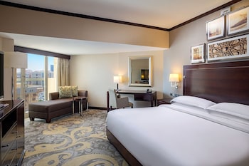 Deluxe Room, 1 King Bed, City View