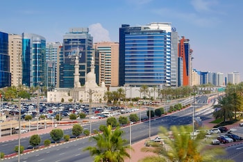 Deluxe Room, 1 King Bed, City View
