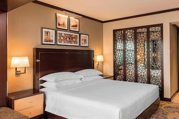 Deluxe Room, 1 King Bed, City View