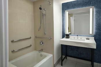 Junior Suite, 1 King Bed with Sofa bed