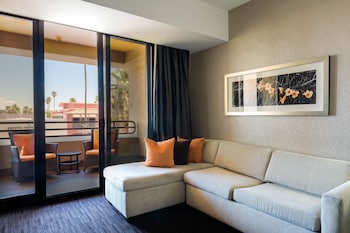 Suite, 1 King Bed with Sofa bed, City View