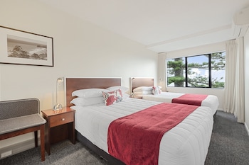 Two Bedroom Queen Apartment with Balcony