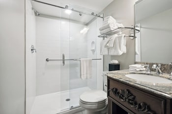 Room, 1 Queen Bed (Petite)