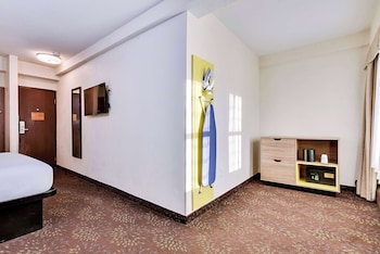 Business Room, 1 King Bed, Non Smoking