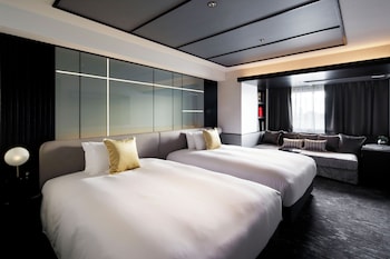 Suite, Non Smoking (Cross Floor)